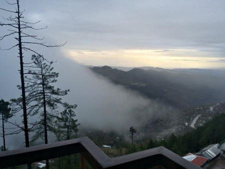 thmb1134Awesome View of Cloudy Murree.jpg